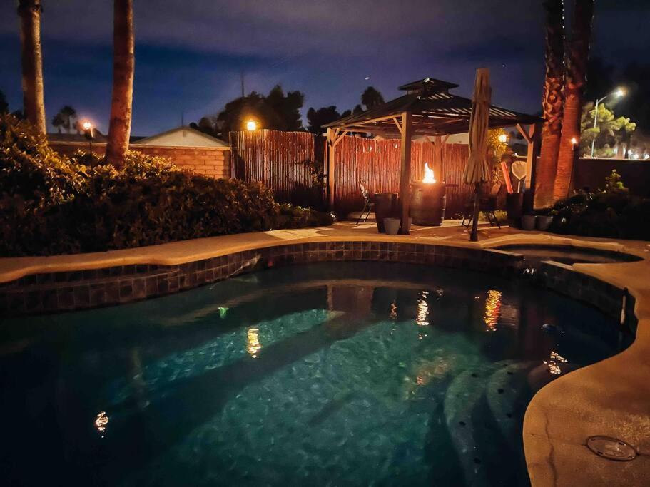 *Entertainment Villa* 5Min To Strip Optional Heated Pool Jacuzzi! Las Vegas Luaran gambar